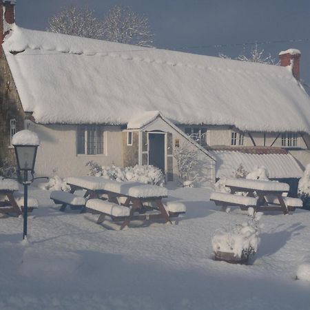 Compasses Inn Тисбъри Екстериор снимка